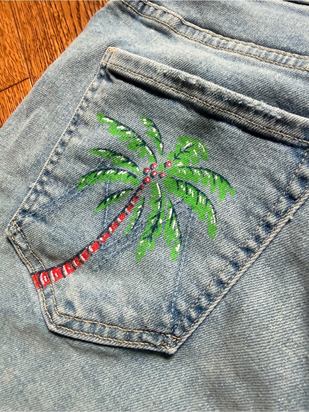 MOTHER Rascal High Waist Slit Chew Shorts with palm tree detail - Picture 4 of 7